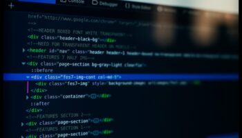 Mākoņu simfonija: mākslinieciskās vīzijas un tehniskās precizitātes harmonizēšana